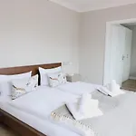 Apartamento Elisabethstrasse 2, W13 *