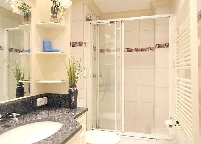 Elisabethstrasse 2, W13 * Westerland