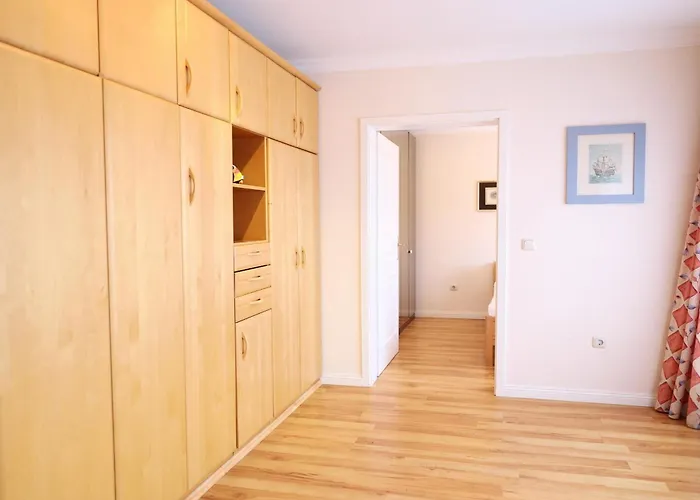 Elisabethstrasse 2, W13 *